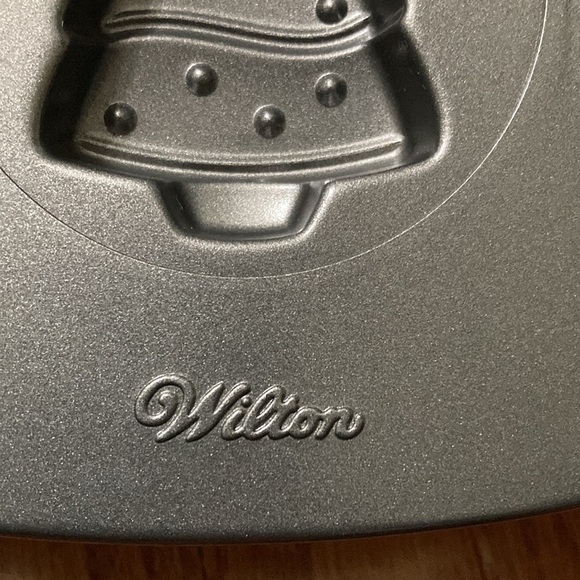 Wilton  CHRISTMAS NOVELTY BAKING PAN - Picture 6 of 9
